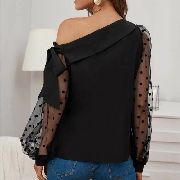 Black mesh dot sleeve blouse - Picture 3 of 5